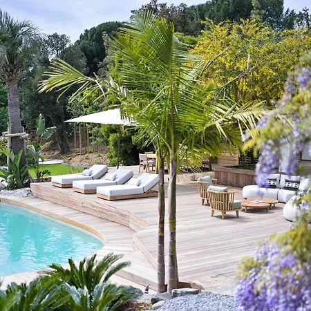 Vakantiehuis Luxury With Sea View In