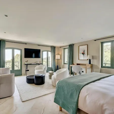 Vakantiehuis Luxury With Sea View In Le Lavandou