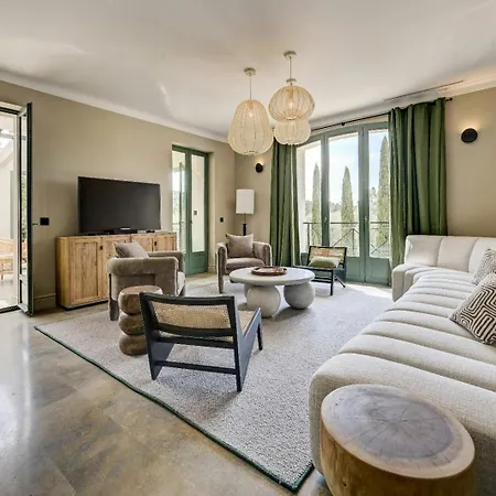 Luxury With Sea View In Vakantiehuis Le Lavandou